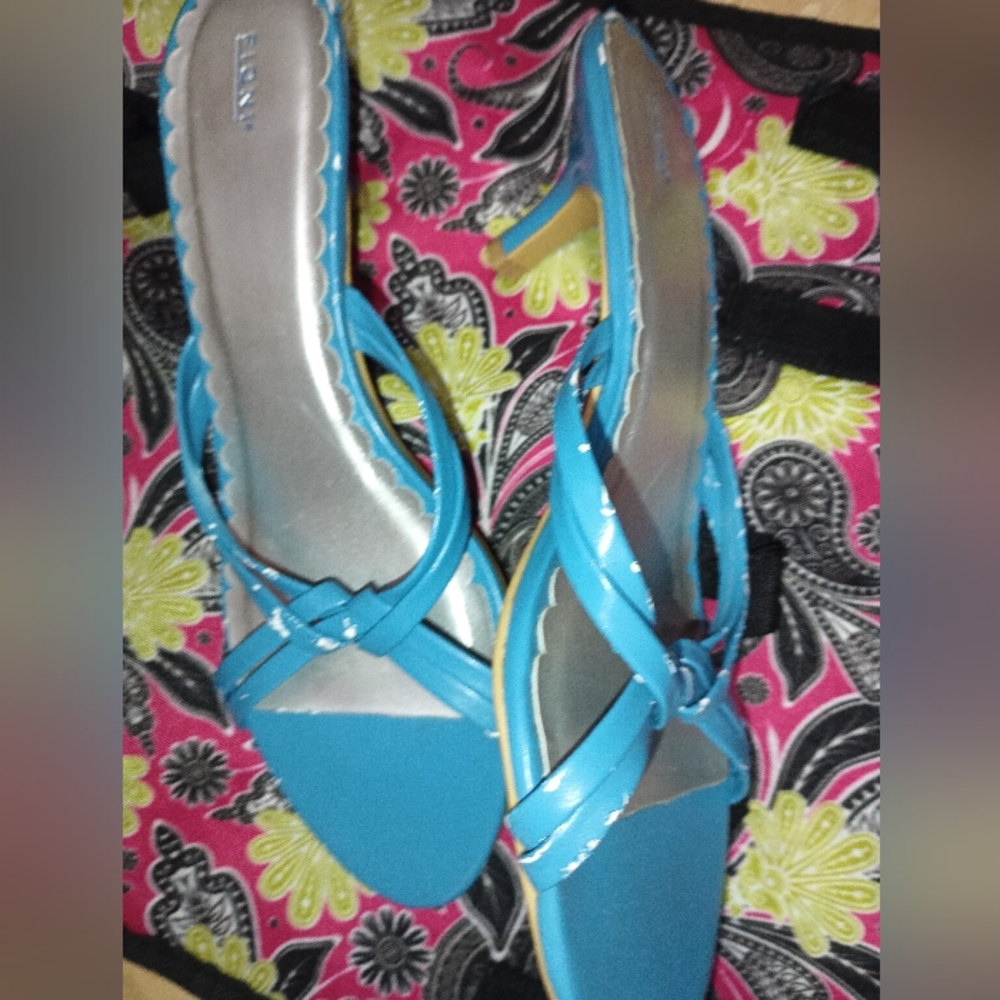 Fioni Strapless Heels - Picture 11 of 15